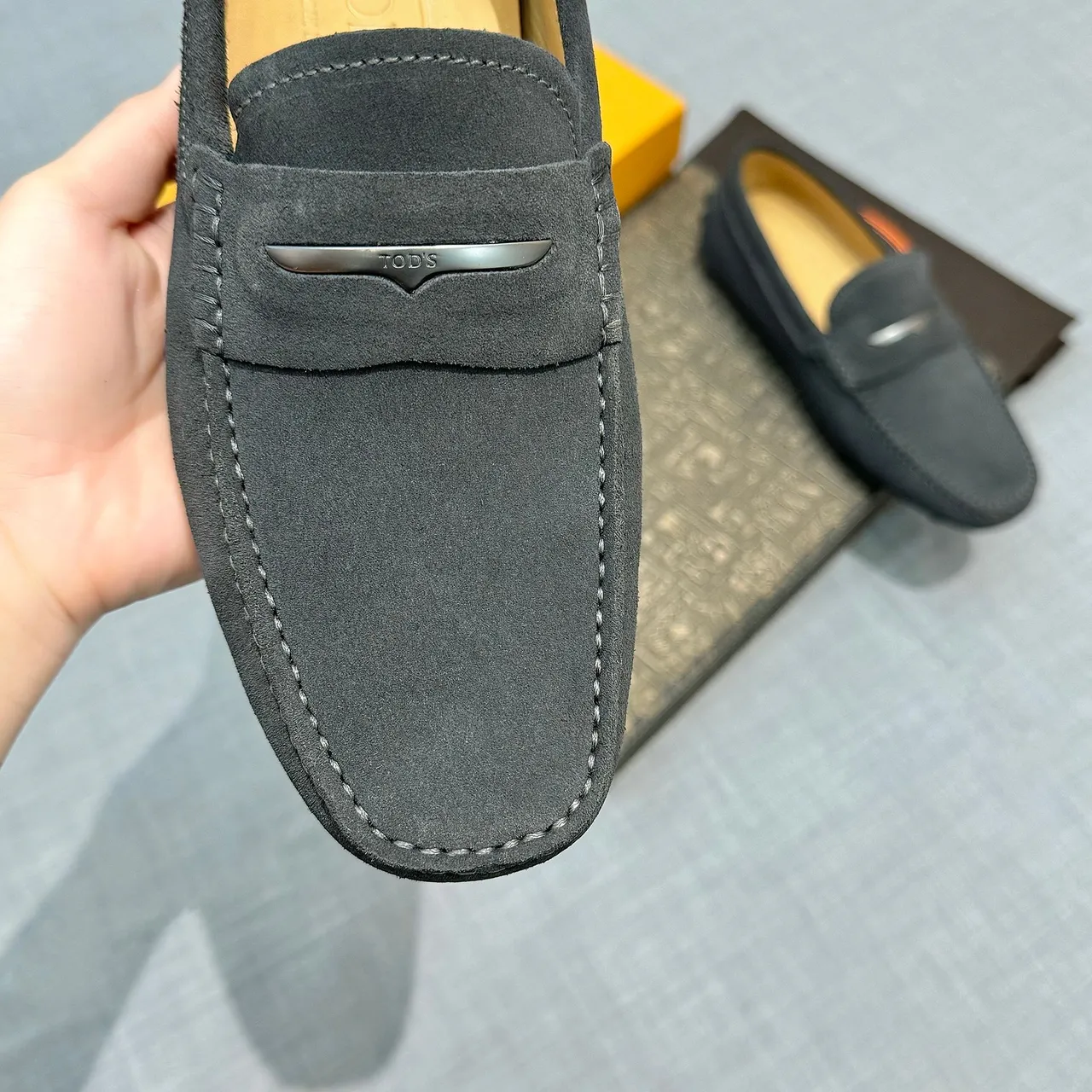 Tod's Gommino Loafer Preto Bege Camurça Superior Costura Mocassim Loafer 4