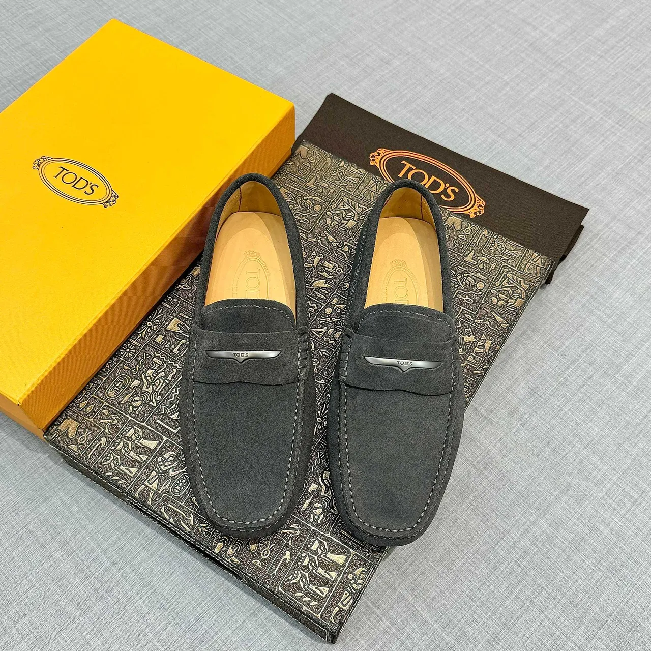 Tod's Gommino Loafer Preto Bege Camurça Superior Costura Mocassim Loafer 6