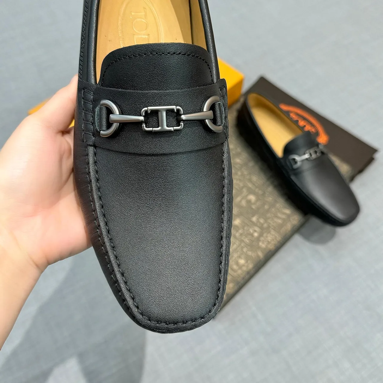 Tod's Horsebit Loafer Mocassins en cuir noir 4