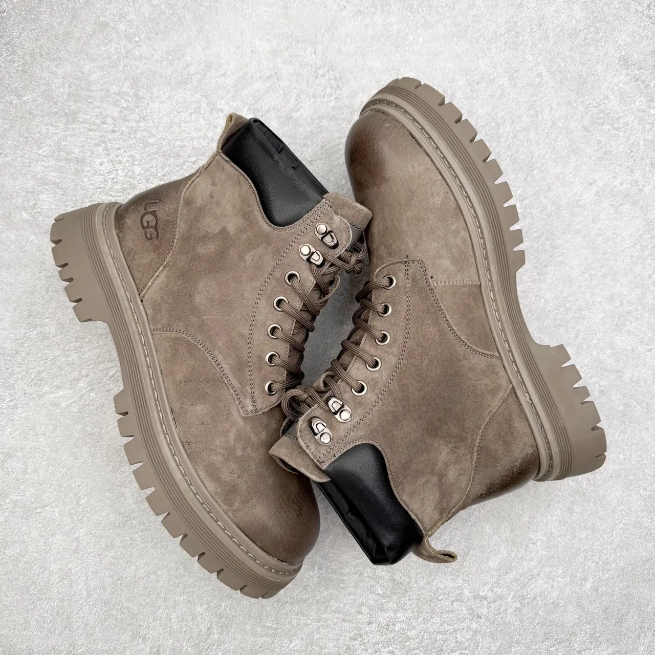 UGG Beige Negro Ante Superior Cuero Contraplaca del Talón Botas de Trabajo 2