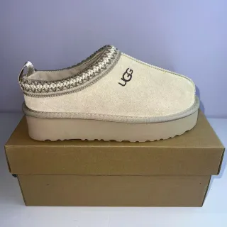 UGG بيج ذهبي قاعدة منصة ياقة تريكو محترفة أحذية كاجوال