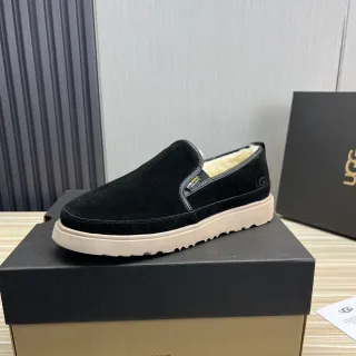 UGG أسود بيج جلد الغزال العلوي مبطن بصوف لوفر