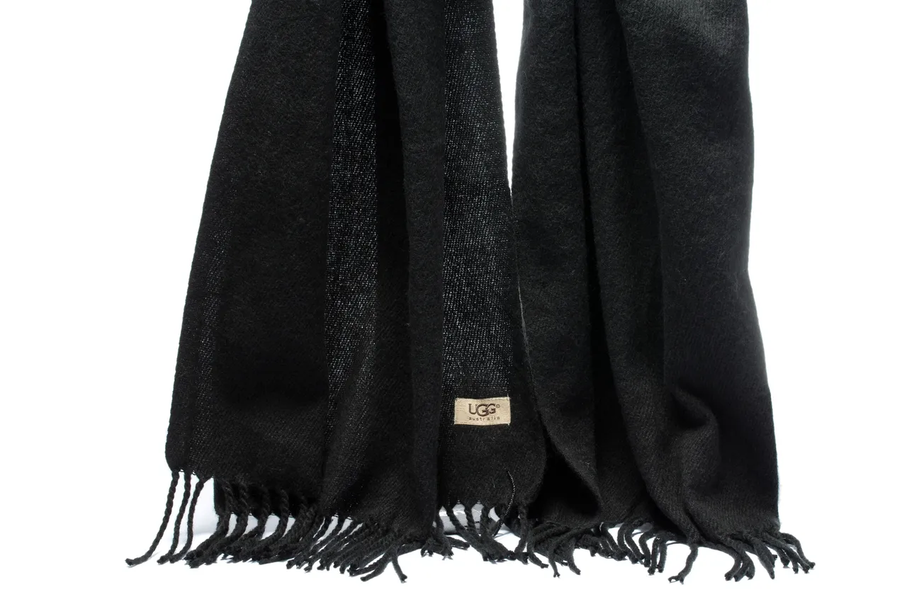 UGG Écharpe en Cachemire Noire à Bords Frangés et Texture Tissée 3