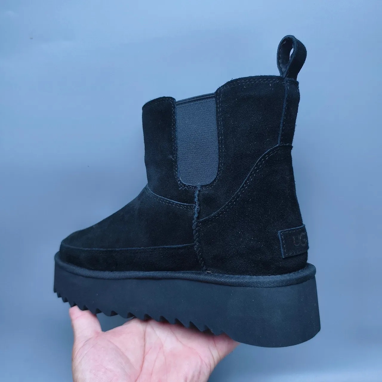 UGG काला सूड ऊपरी एलास्टिक साइड गुसेट्स चेल्सी बूट 4
