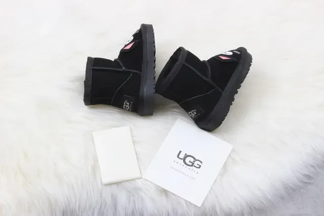 UGG Cat-Face Appliqué Black Snow Boots 3
