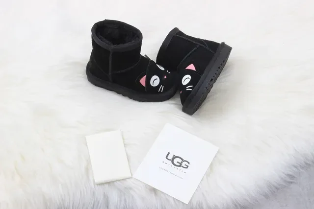 UGG Cat-Face Appliqué Black Snow Boots 4