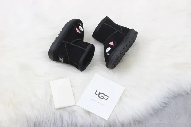 UGG Cat-Face Appliqué Black Snow Boots 6