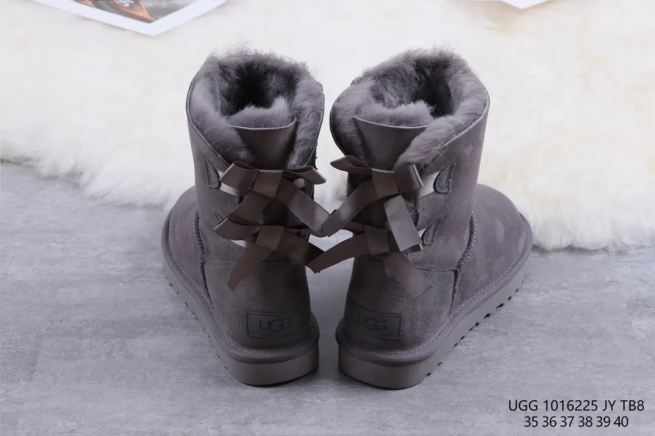 UGG经典迷你蝴蝶结炭灰色雪靴 8