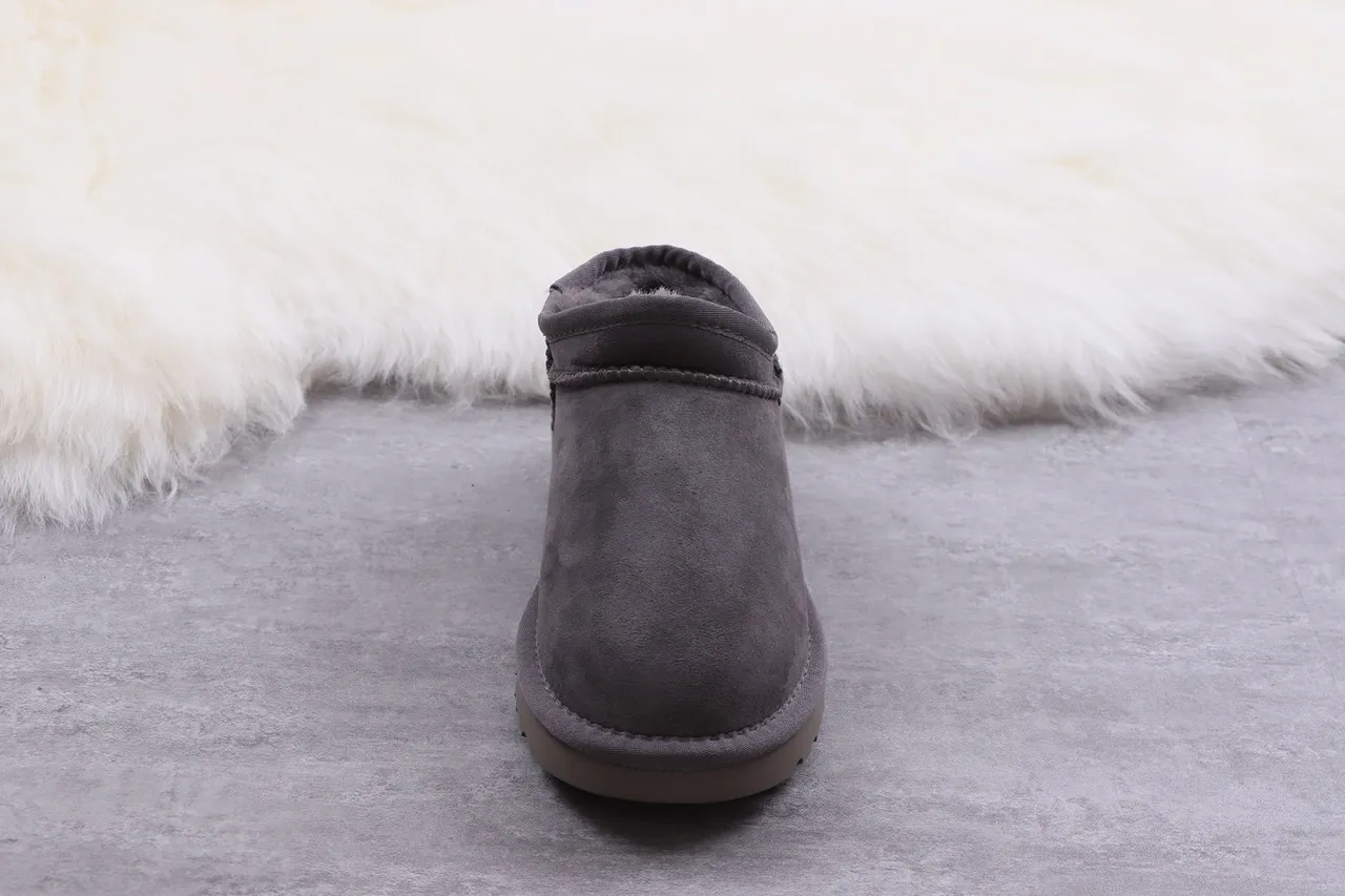 UGG Classic Short কার্বন গ্রে সুয়েড স্নো বুটস 5