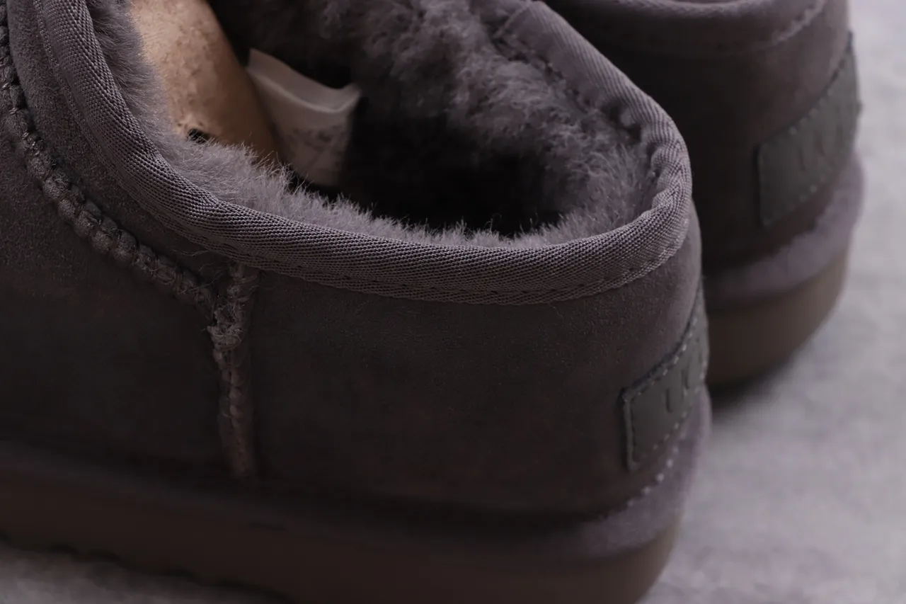 UGG Classic Short কার্বন গ্রে সুয়েড স্নো বুটস 6