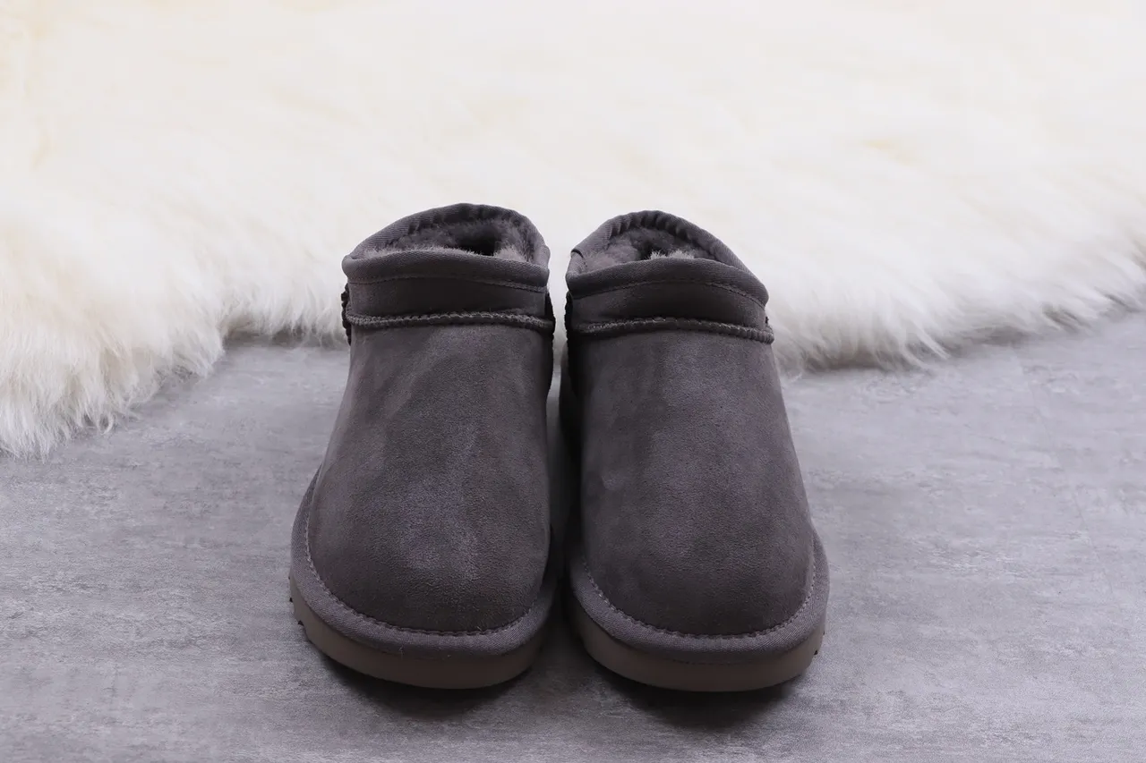 UGG Classic Short কার্বন গ্রে সুয়েড স্নো বুটস 9