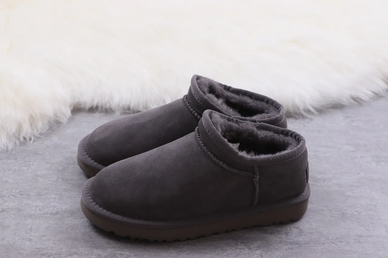 UGG Classic Short কার্বন গ্রে সুয়েড স্নো বুটস 10