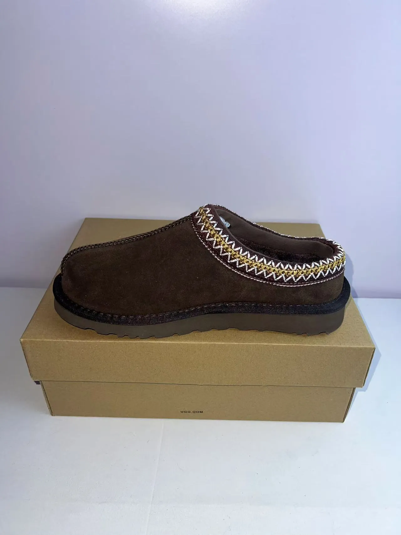 UGG Tasman Marrom Dourado Upper de Camurça Borda Bordada Sapatos Casuais 4