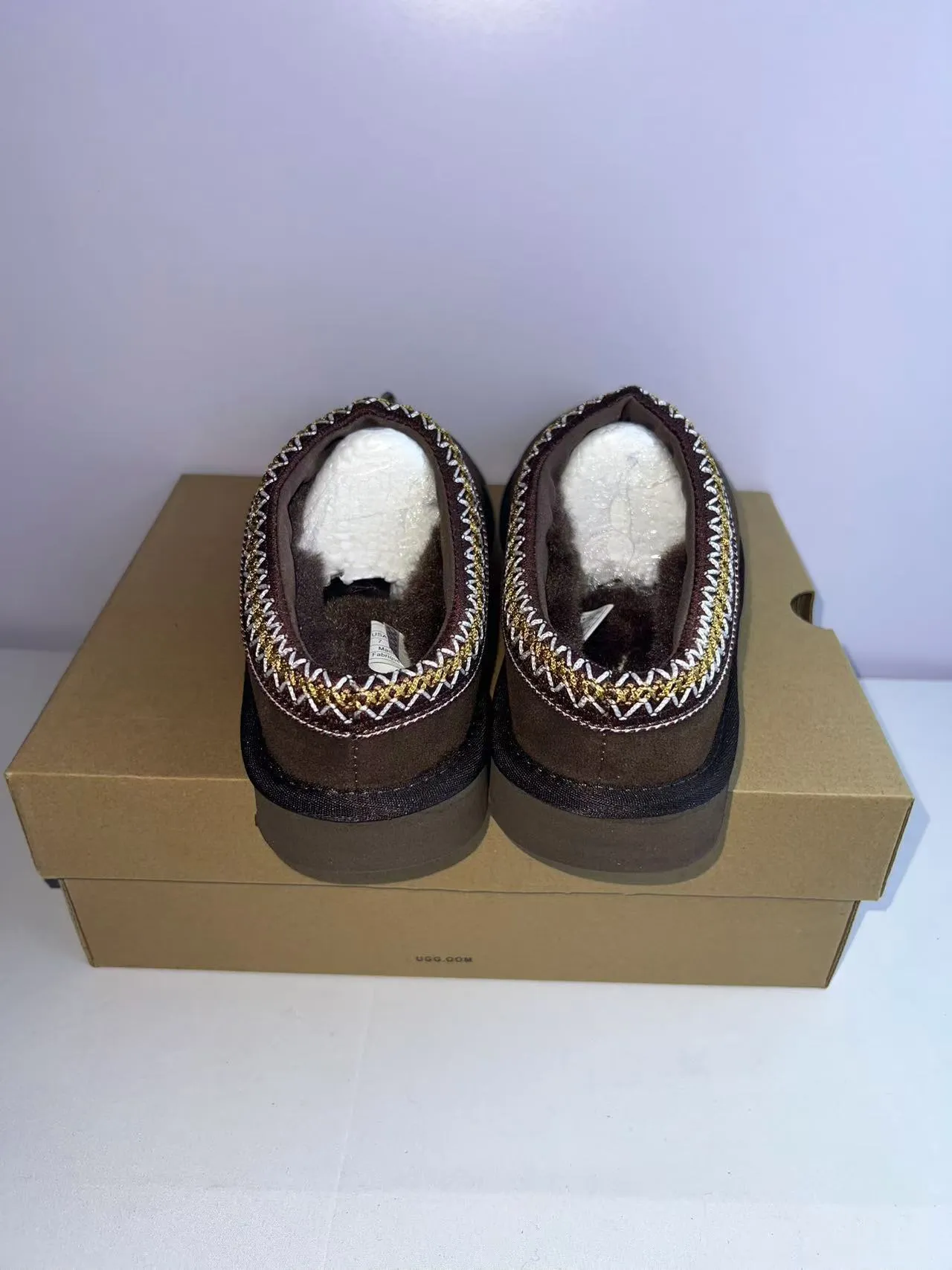 UGG Tasman Marrom Dourado Upper de Camurça Borda Bordada Sapatos Casuais 5