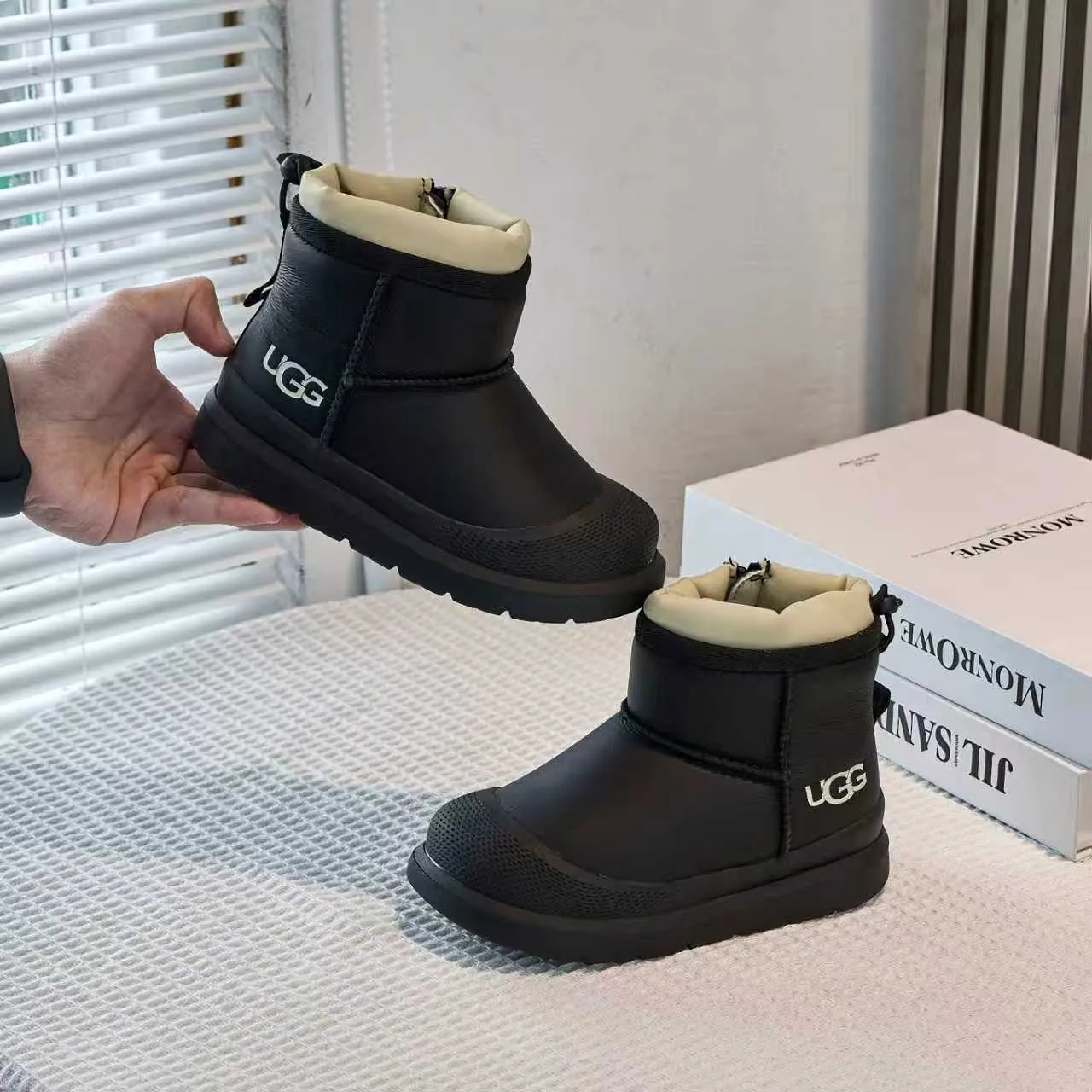 UGG Tasman Brown Orange Insulated Ankle Boot Side-Zip Closure Snow Boots 10