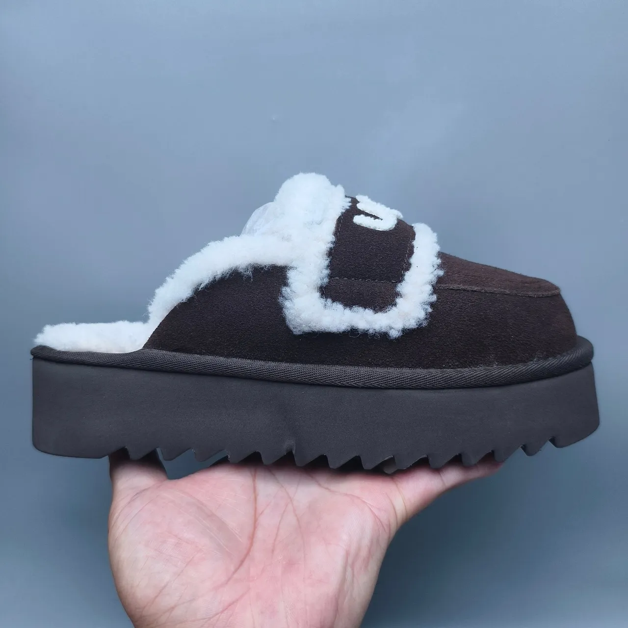 UGG Tasman أحذية كاجوال بني أبيض منصة مبطن بشرلينج 2