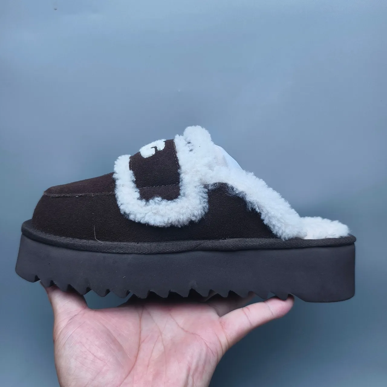 UGG Tasman أحذية كاجوال بني أبيض منصة مبطن بشرلينج 7
