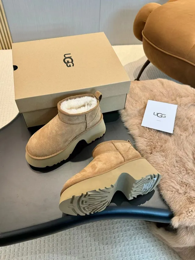 UGG Ultra Mini 米白 平台底 麂皮雪靴 2