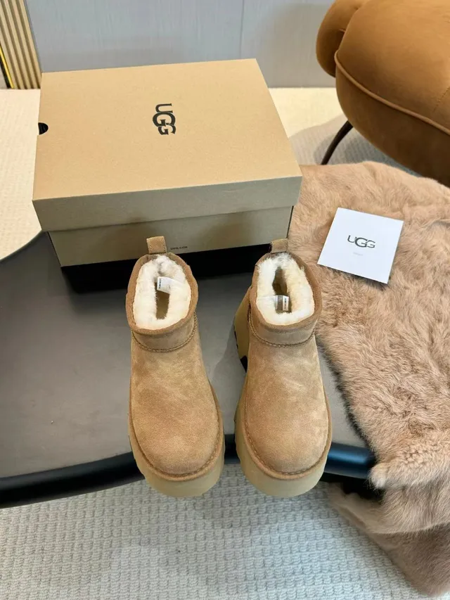 UGG Ultra Mini 米白 平台底 麂皮雪靴 4