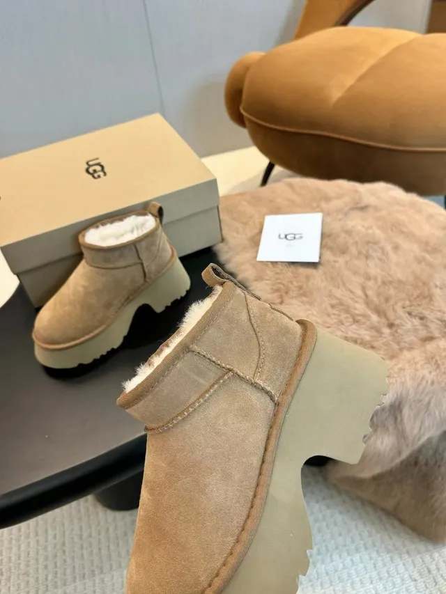 UGG Ultra Mini 米白 平台底 麂皮雪靴 5