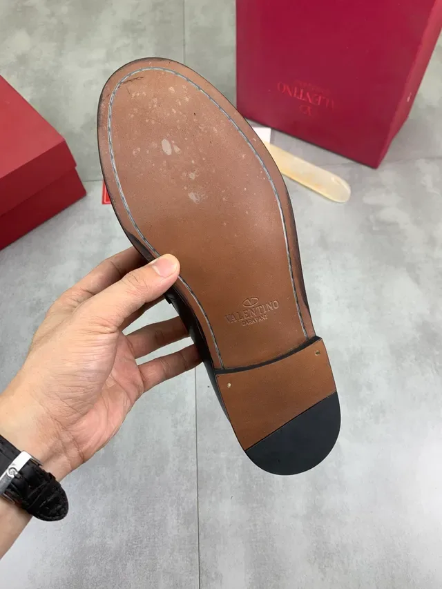 Valentino Noir Doré Cuir Poli VLogo Boucle Chaîne Mocassin 2