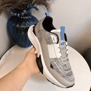 Valentino رمادي أبيض أعلى تريكو ميدسول منحور سنيكرز سميكة