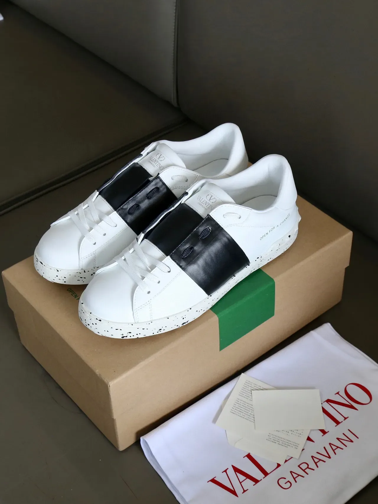 Valentino Open sneakers lifestyle blanc et noir speckled 3