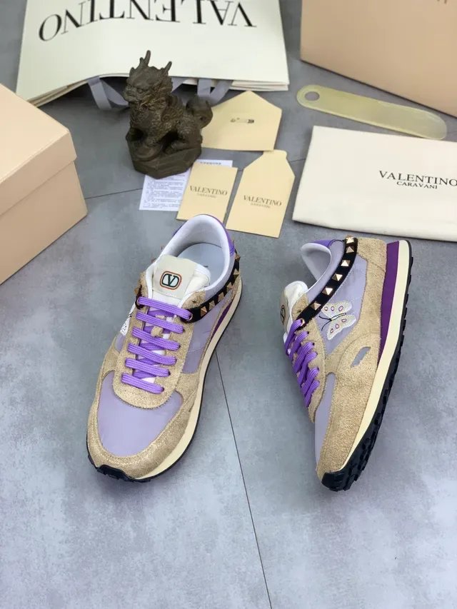 Valentino Rockstud violet beige broderie papillon matière mixte sneakers lifestyle 5