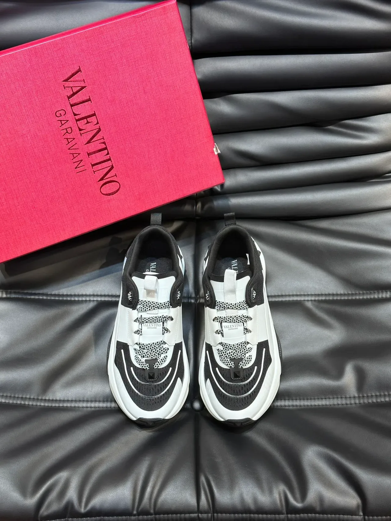 Valentino Rockstud Runner Tênis Chunky Preto Branco Sola Malha E Sintético 5
