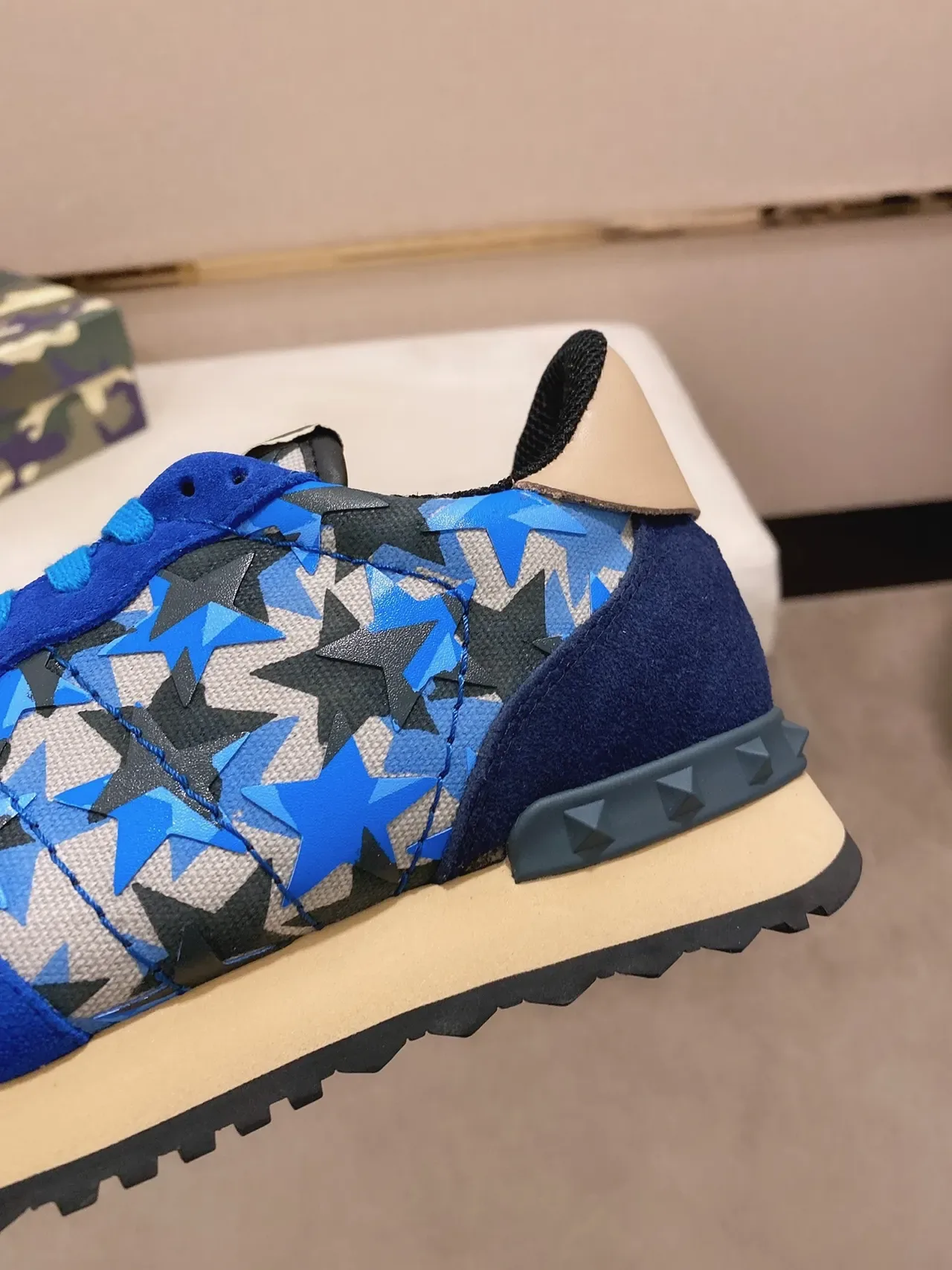 Valentino Rockstud Runner Blue Star-Print tênis lifestyle 5