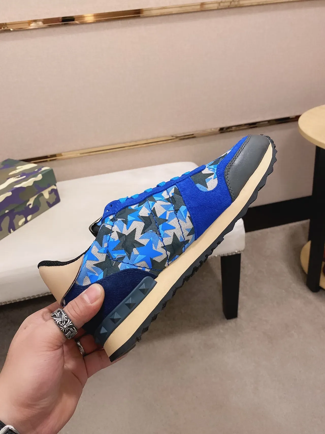 Valentino Rockstud Runner Blue Star-Print tênis lifestyle 6