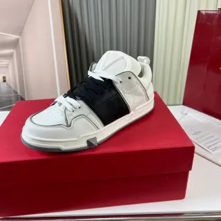 Valentino Rockstud Runner blanco negro gris zapatillas lifestyle