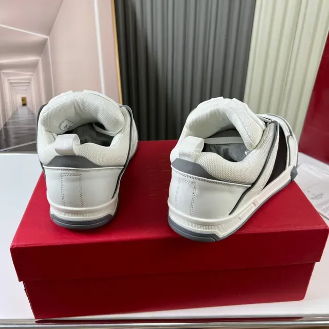 Valentino Rockstud Runner blanc noir gris sneakers lifestyle 6
