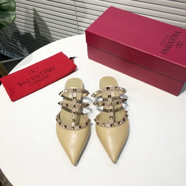 Valentino Rockstud ستيليتوه جلد نود بأشرطة 7