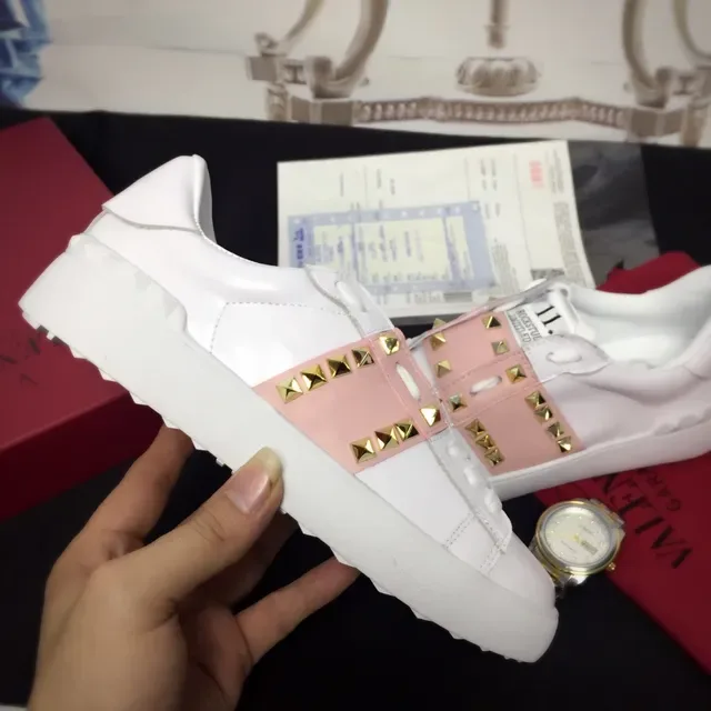 Valentino Rockstud Untitled Blanc et Rose Sangle Stud Chaussures Lifestyle 3