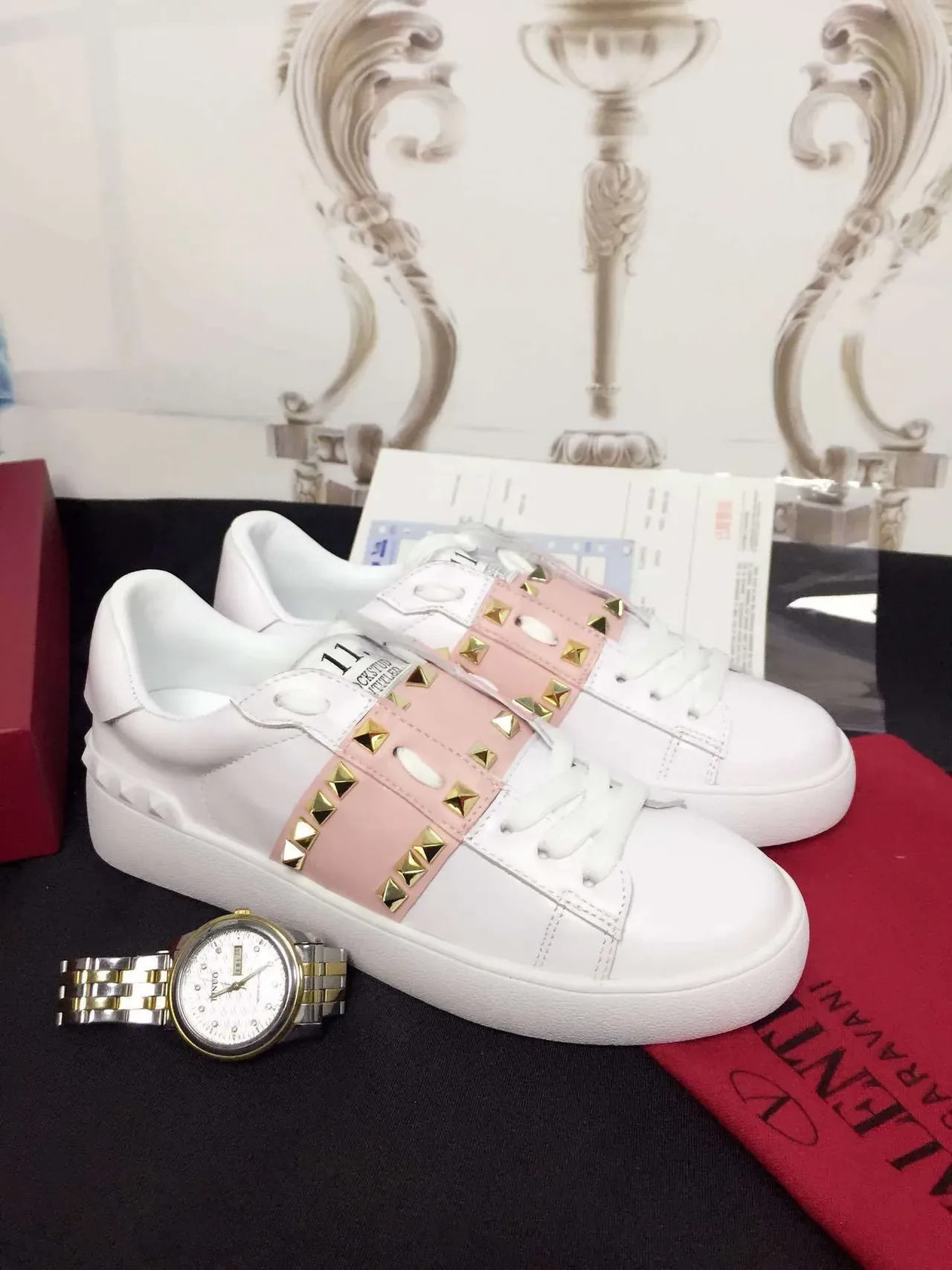 Valentino Rockstud Untitled Blanc et Rose Sangle Stud Chaussures Lifestyle 4