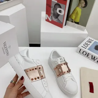 Valentino Rockstud Untitled Zapatillas Lifestyle Blancas y Rose-Gold con Correa de Stud