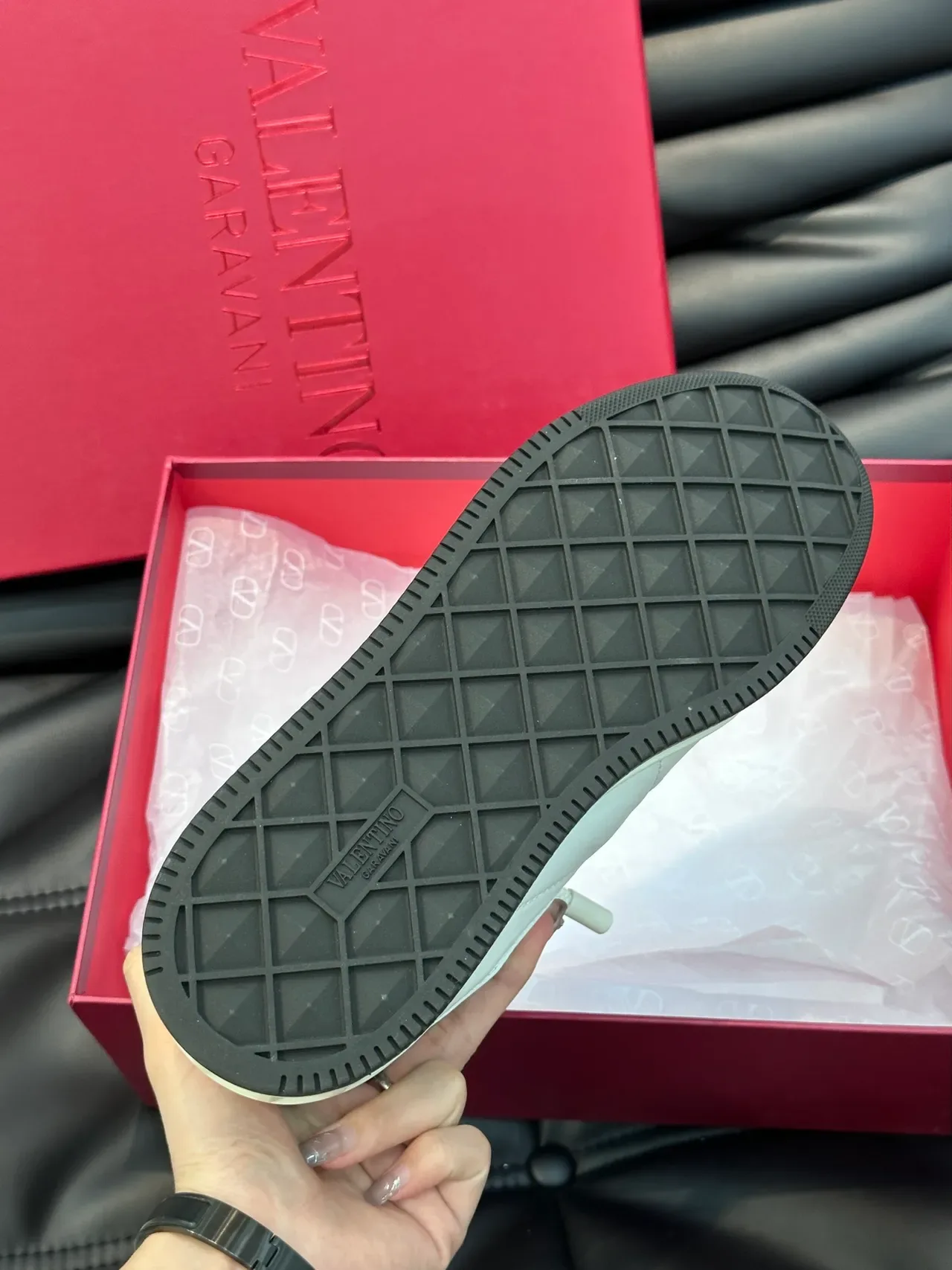 Valentino Rockstud Blancs et Verts Bloque de Couleur Cuir Perforé à l'Orteil Sneakers Chunky 2