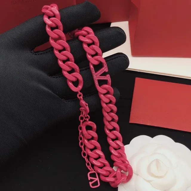 Valentino VLogo Cadena Rosa Metálica Collar de declaración 3