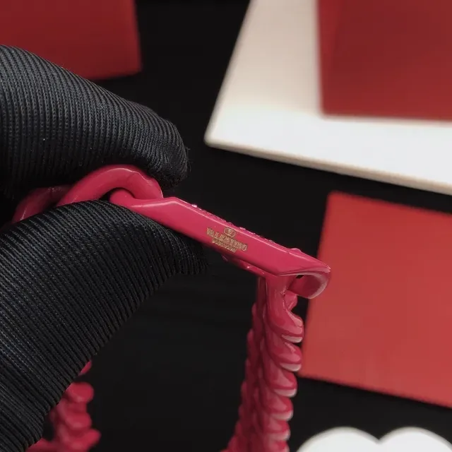 Valentino VLogo Cadena Rosa Metálica Collar de declaración 4