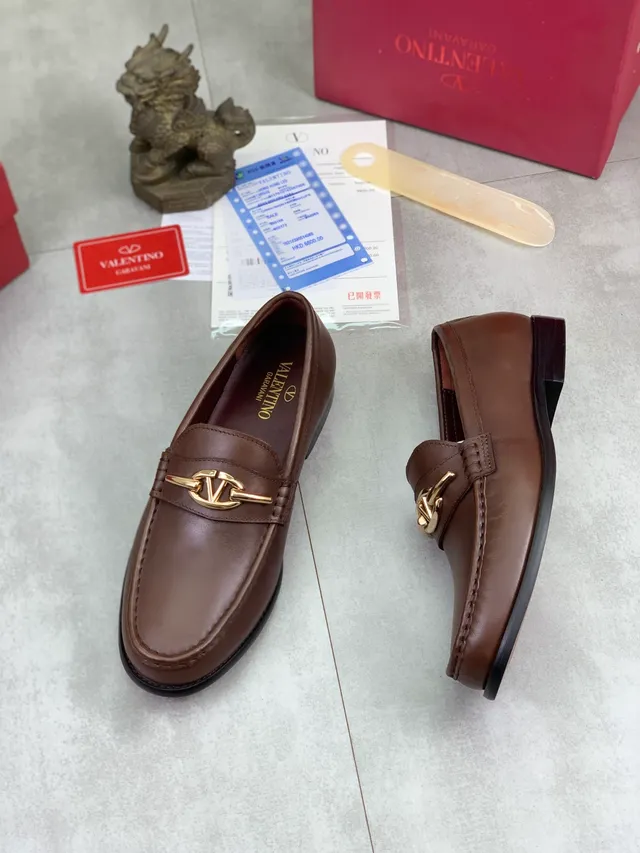Valentino VLogo Loafer en cuir marron slip-on 3