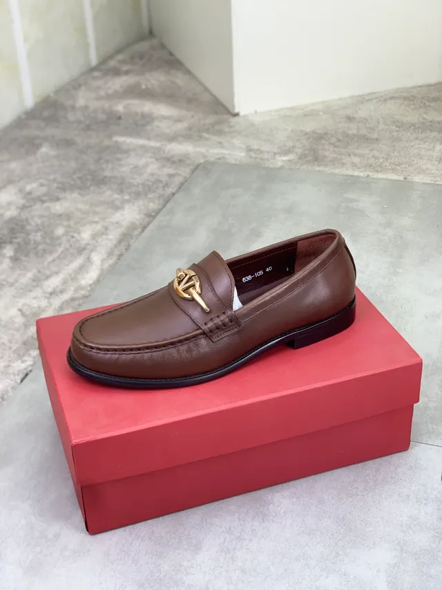 Valentino VLogo Loafer en cuir marron slip-on 6
