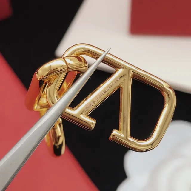 Valentino VLTN Pendientes de eslabones dorados 4