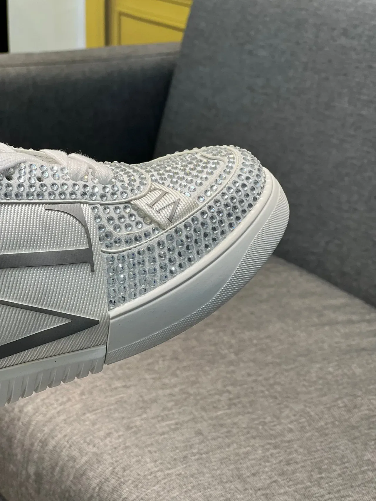 Valentino VLTN Sneakers Lifestyle Blancs Embellis de Cristaux 3