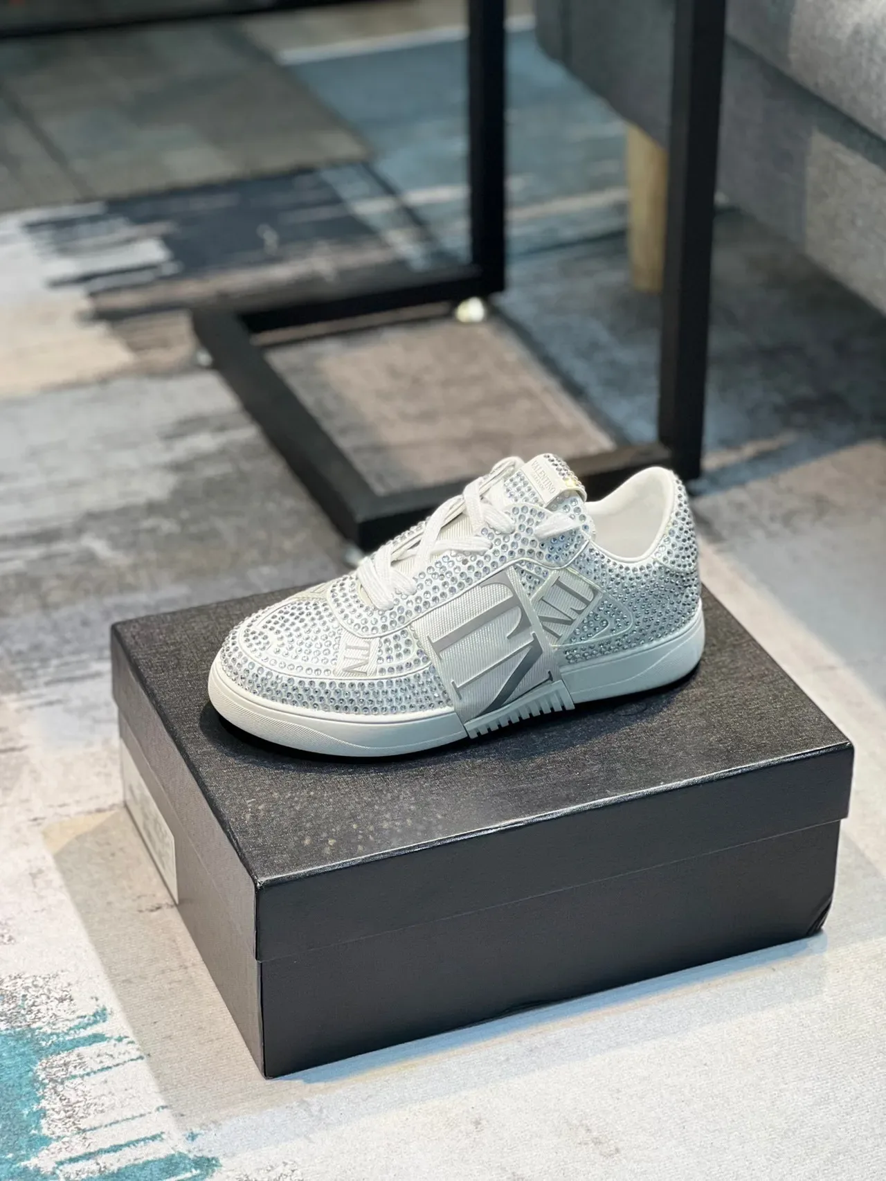 Valentino VLTN Sneakers Lifestyle Blancs Embellis de Cristaux 8
