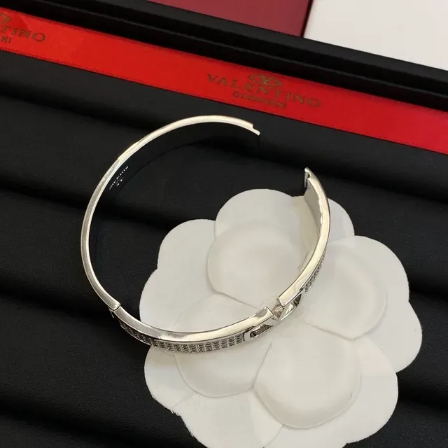 Bracelete Bangle Valentino VLTN Pavé Cristal Open V Logo 2
