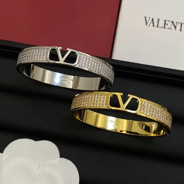 Bracelete Bangle Valentino VLTN Pavé Cristal Open V Logo 6
