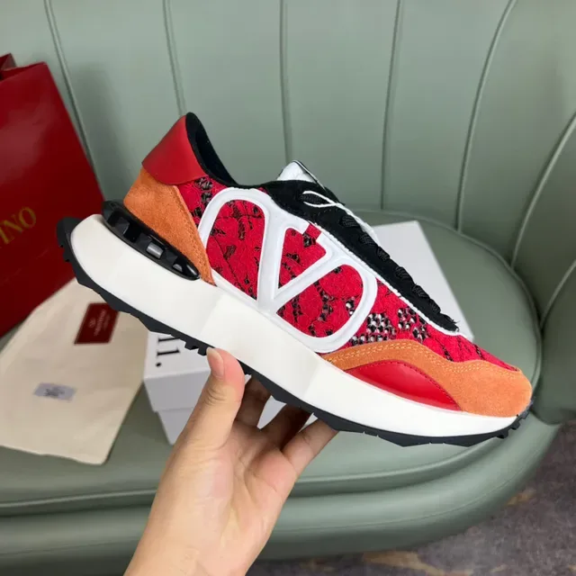 Valentino VLTN Runner أحذية رياضية سميكة حمراء دانتيل زهري 4