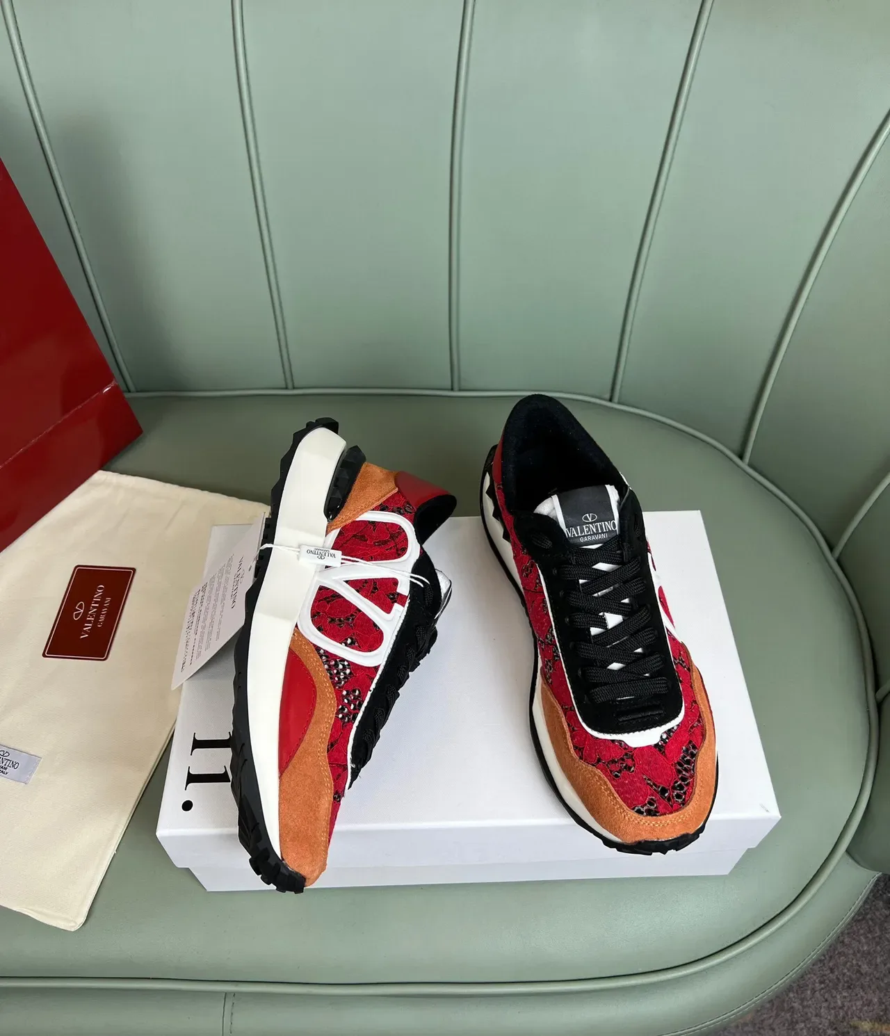 Valentino VLTN Runner أحذية رياضية سميكة حمراء دانتيل زهري 5