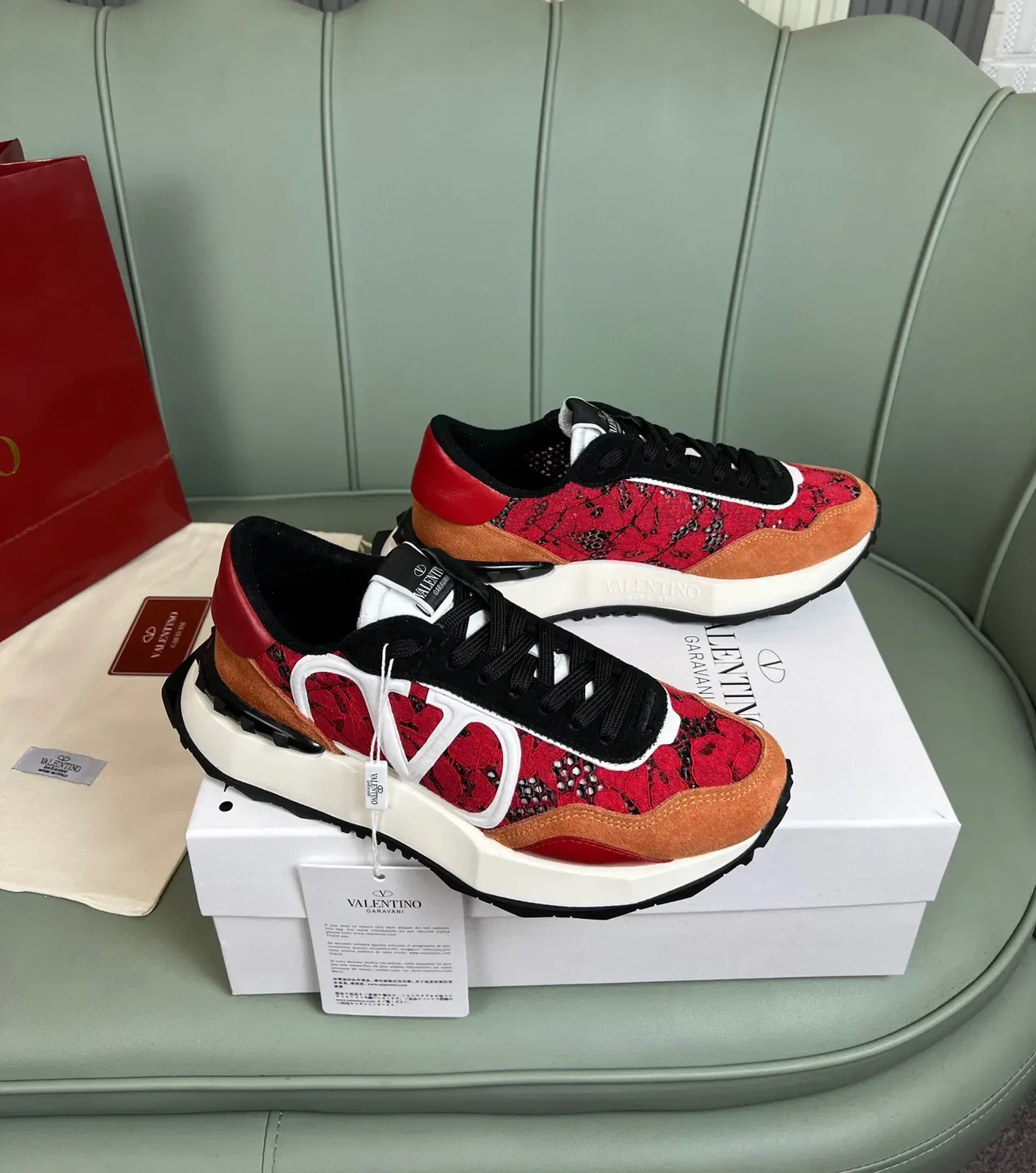 Valentino VLTN Runner أحذية رياضية سميكة حمراء دانتيل زهري 8